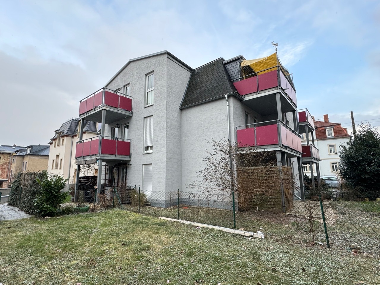 Hausansicht Grundstücksseite 